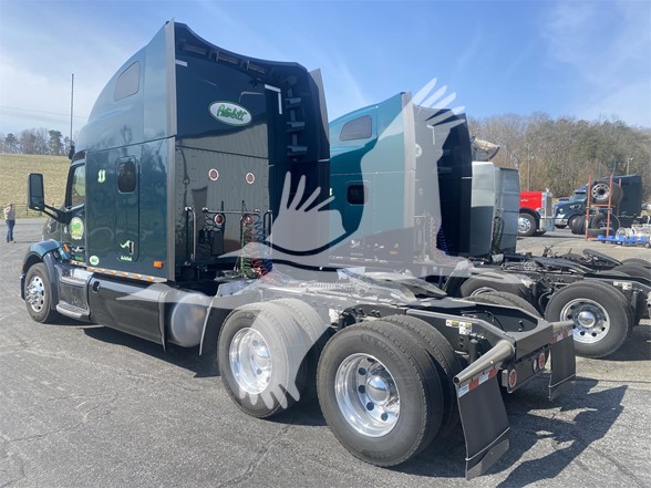 2020 PETERBILT 579 - image 3 of 6