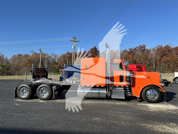 2024 PETERBILT 389 - image 2 of 6