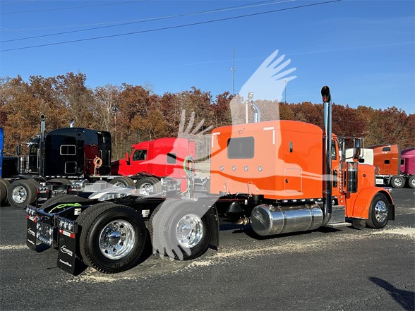 2024 PETERBILT 389 - image 5 of 6