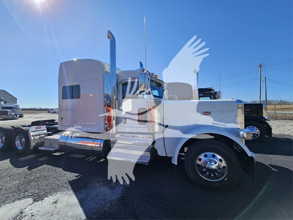 2024 PETERBILT 389 - image 1 of 6