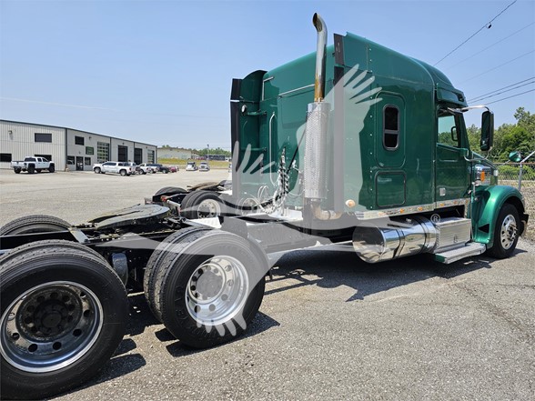 2015 FREIGHTLINER CORONADO 132 - image 6 of 6