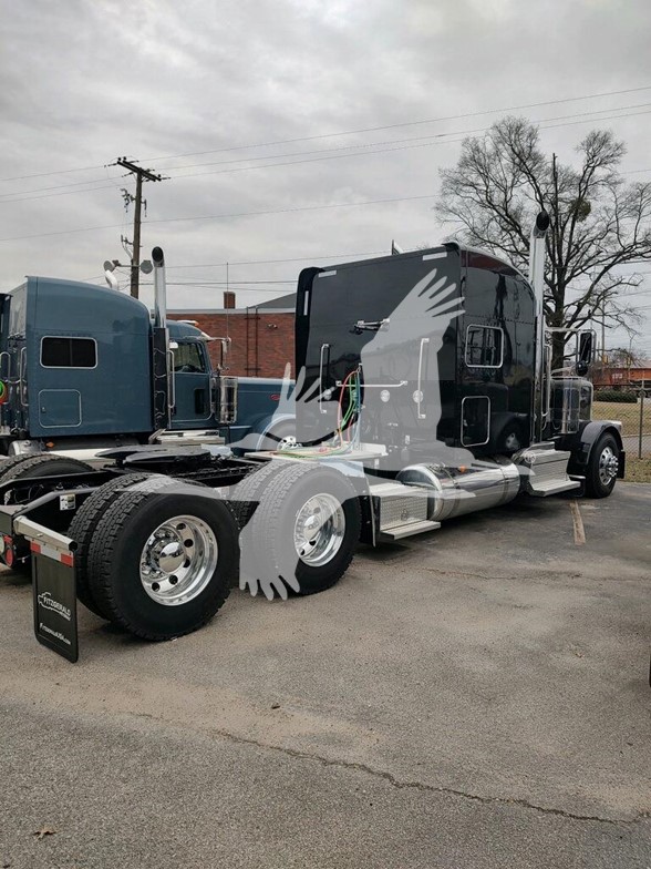 2024 PETERBILT 389 - image 3 of 5