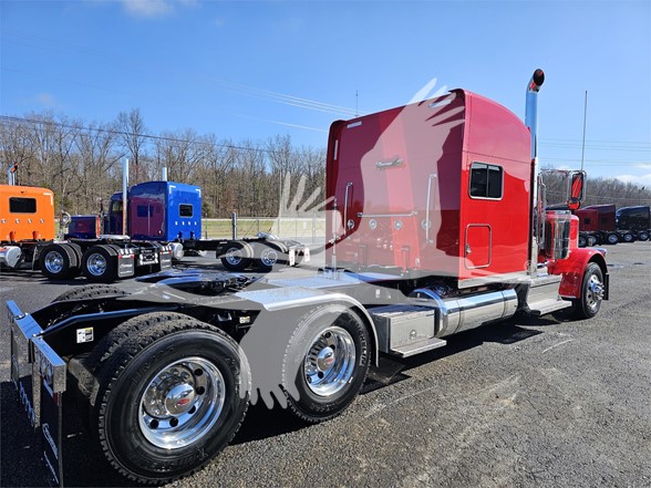 2024 PETERBILT 389 - image 4 of 6