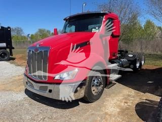 2025 PETERBILT 579 - image 2 of 6