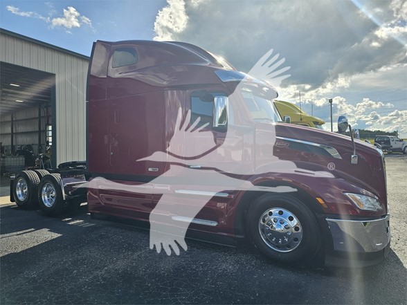 2024 PETERBILT 579 - image 2 of 6