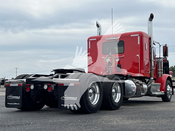 2025 PETERBILT 589 - image 4 of 6