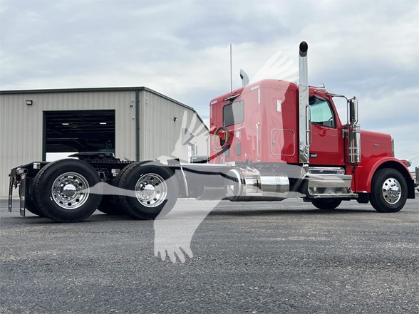 2025 PETERBILT 589 - image 5 of 6