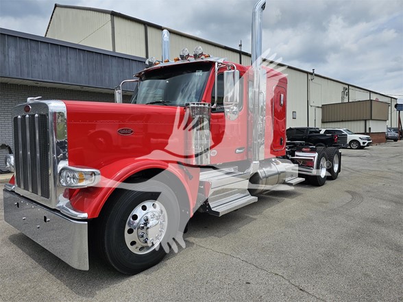 2025 PETERBILT 589 - image 1 of 6