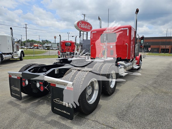 2025 PETERBILT 589 - image 4 of 6