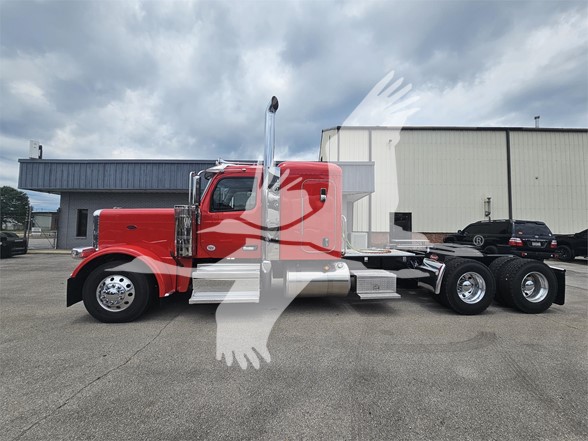 2025 PETERBILT 589 - image 5 of 6