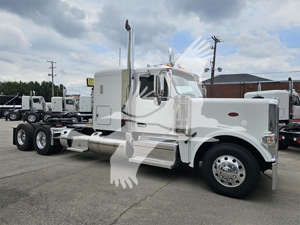 2025 PETERBILT 589 - image 2 of 6