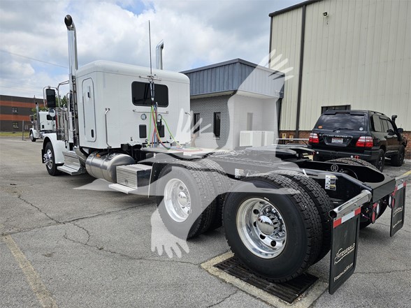 2025 PETERBILT 589 - image 5 of 6