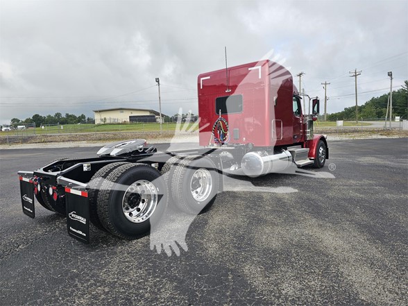 2025 PETERBILT 589 - image 4 of 6