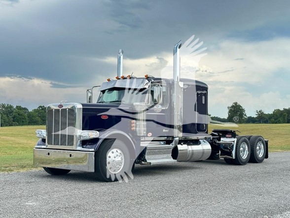 2025 PETERBILT 589 - image 1 of 6