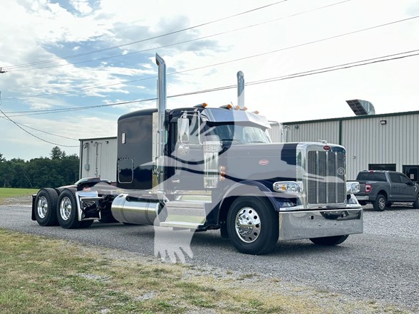 2025 PETERBILT 589 - image 2 of 6