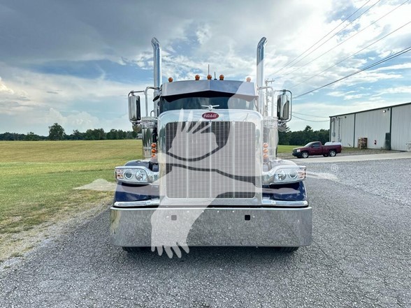 2025 PETERBILT 589 - image 4 of 6