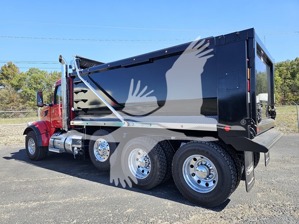 2025 PETERBILT 567 - image 3 of 6