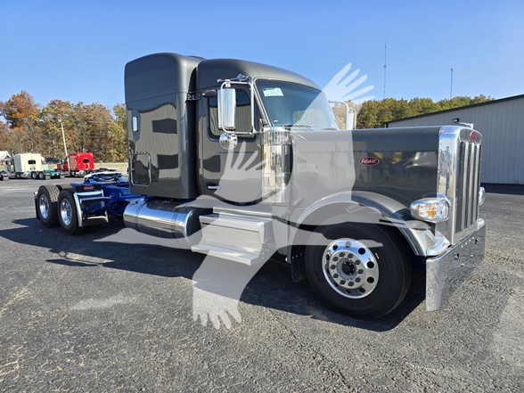 2025 PETERBILT 589 - image 2 of 6