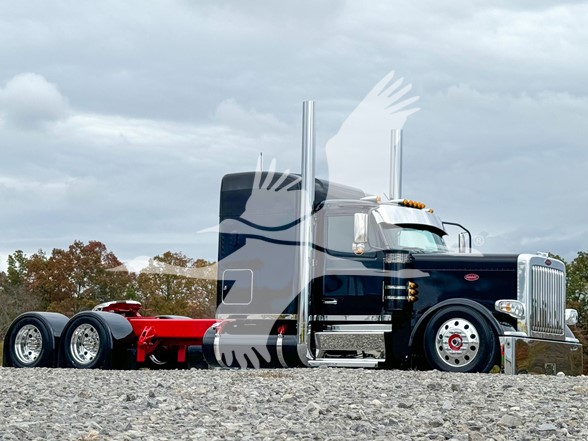 2024 PETERBILT 589 - image 1 of 6