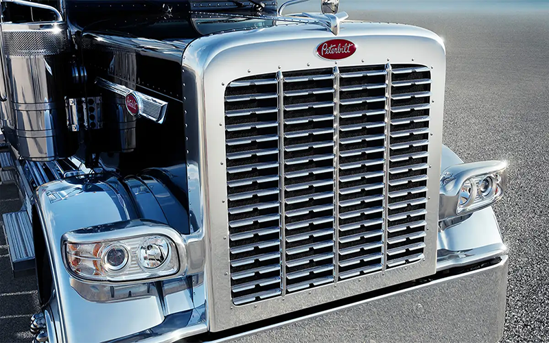 Peterbilt 389X - image 5 of 6