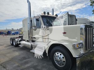 2025 PETERBILT 589 9032998025