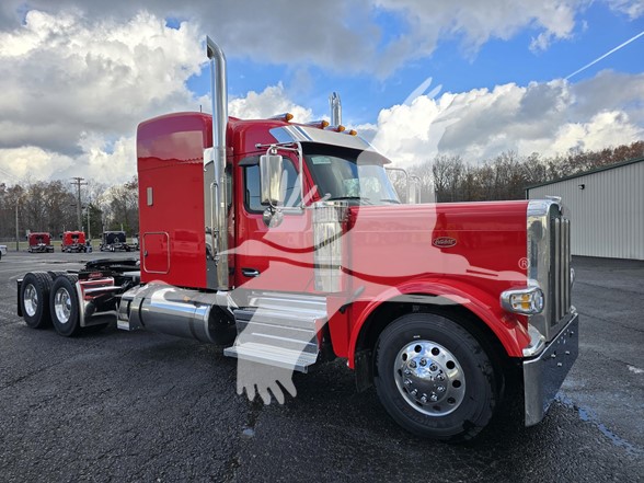 2025 PETERBILT 589 - image 2 of 6