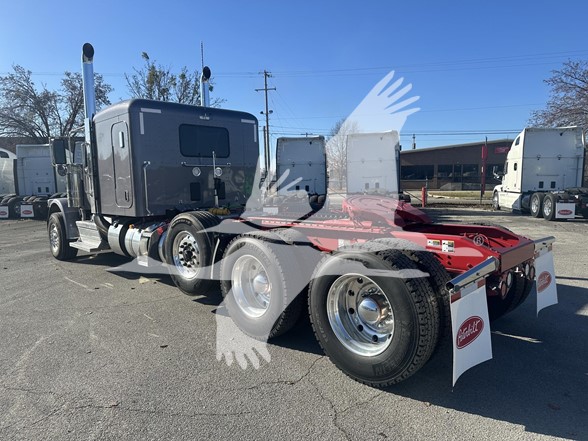 2025 PETERBILT 589 - image 4 of 5